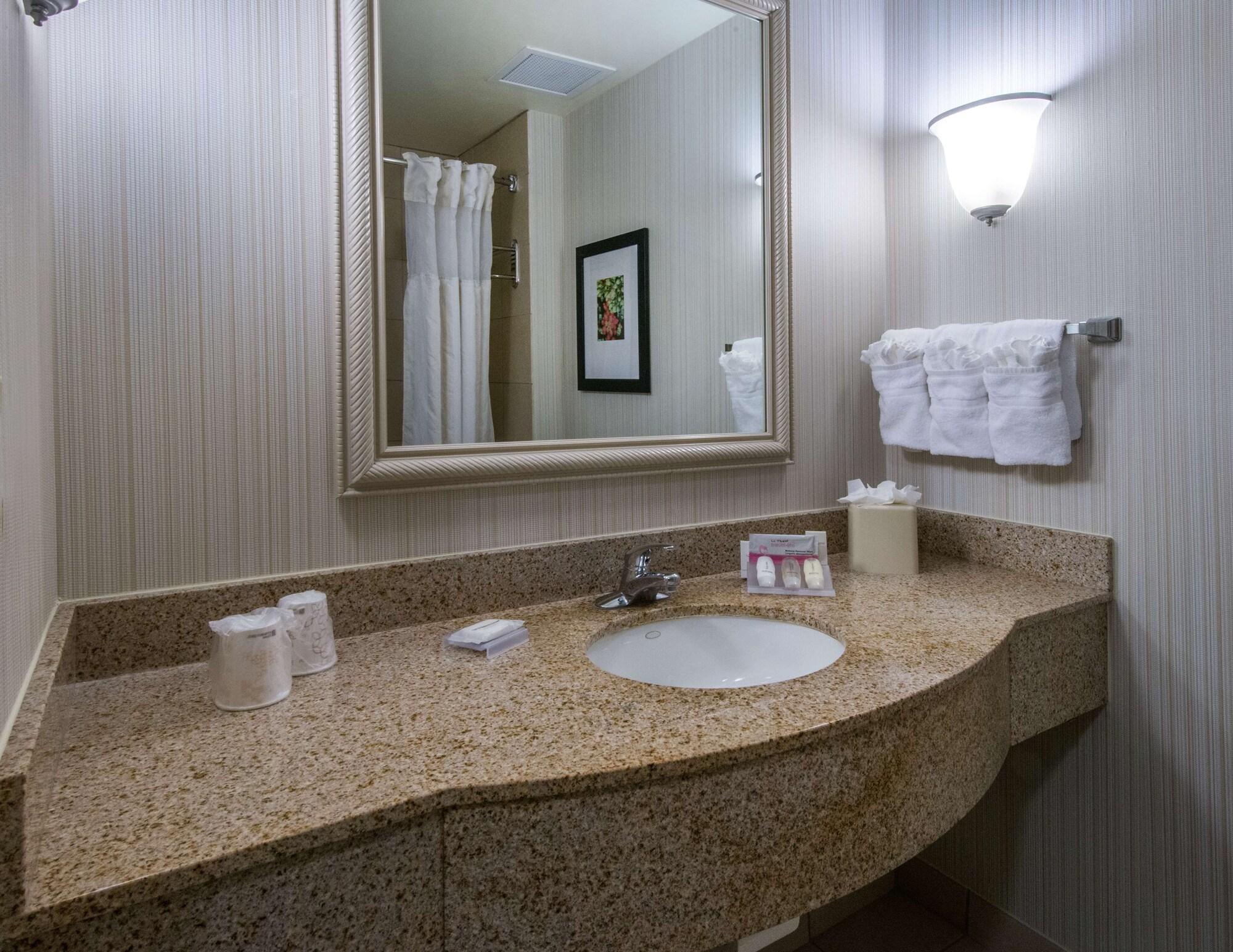 Hilton Garden Inn Tallahassee Central Exterior photo